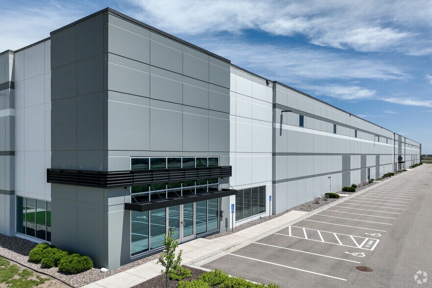More Photos Of 22160 Cedar Ave, Lakeville Distribution For Lease