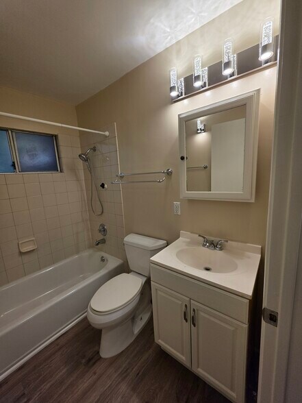 More Photos Of 9716 Mountain Blvd, Oakland Apartments For Sale