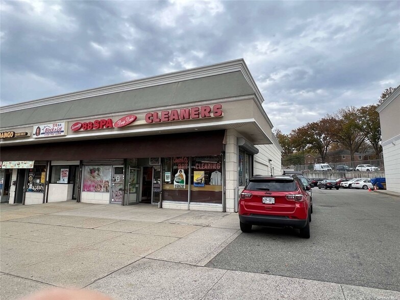 Primary Photo Of , Douglaston General Retail For Sale