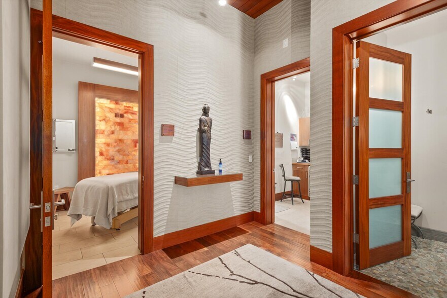 More Photos Of 241 Robinson St, Basalt Storefront For Sale