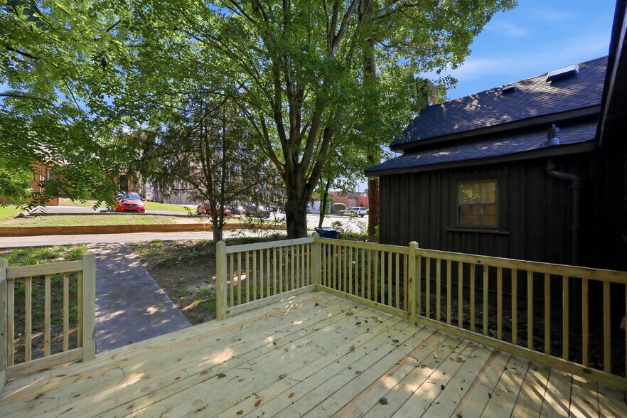 More Photos Of 206 Dowd St, Carthage Office For Sale