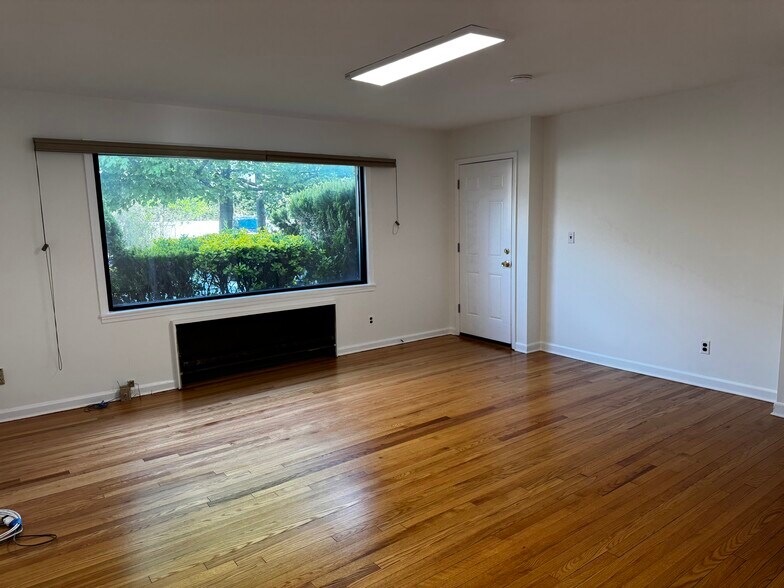 Primary Photo Of 2138 Wantagh Ave, Wantagh Office For Lease