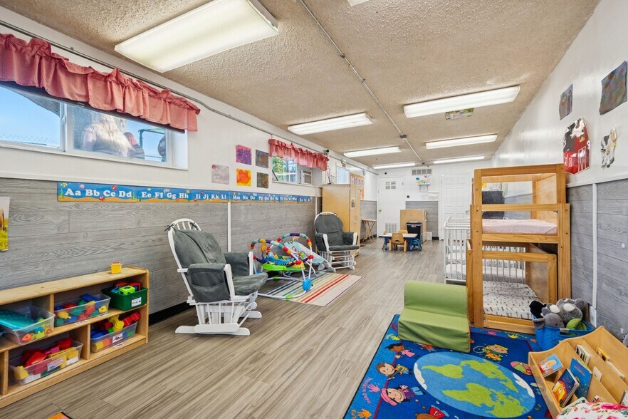 More Photos Of 302 Chimes View Dr, South Ogden Daycare Center For Sale