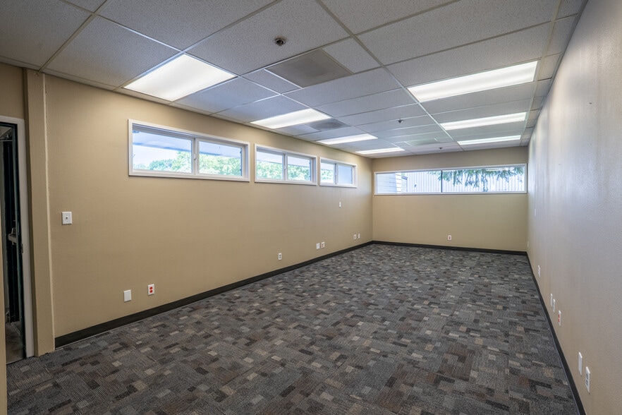 More Photos Of 3403 W 7th Ave, Eugene Manufacturing For Lease