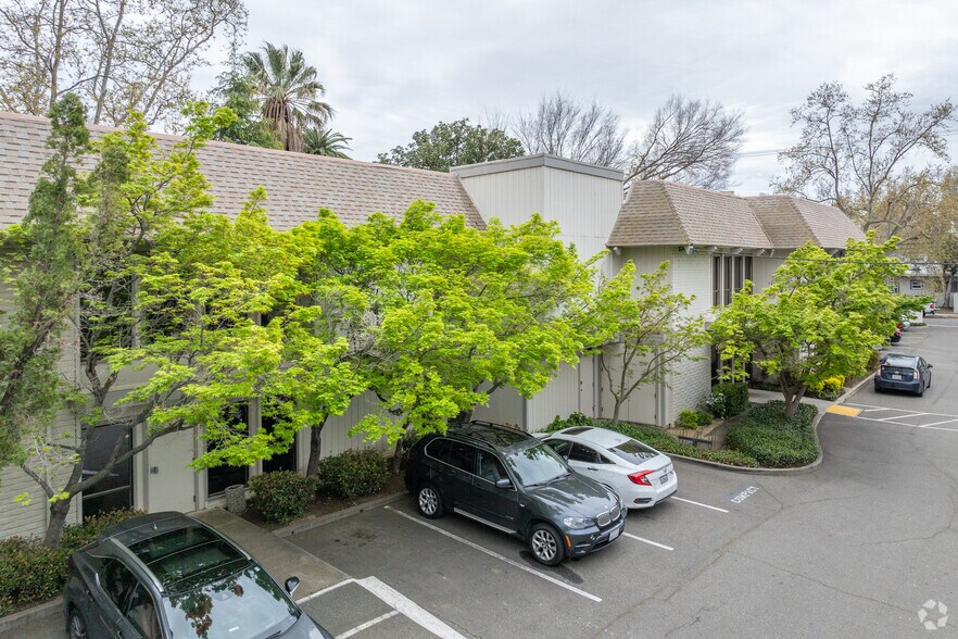 More Photos Of 2650 21st St, Sacramento Medical For Sale