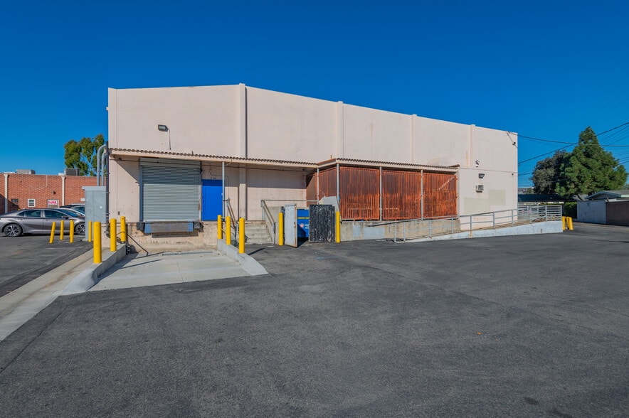 More Photos Of 2450 E Chapman Ave, Fullerton Department Store For Lease