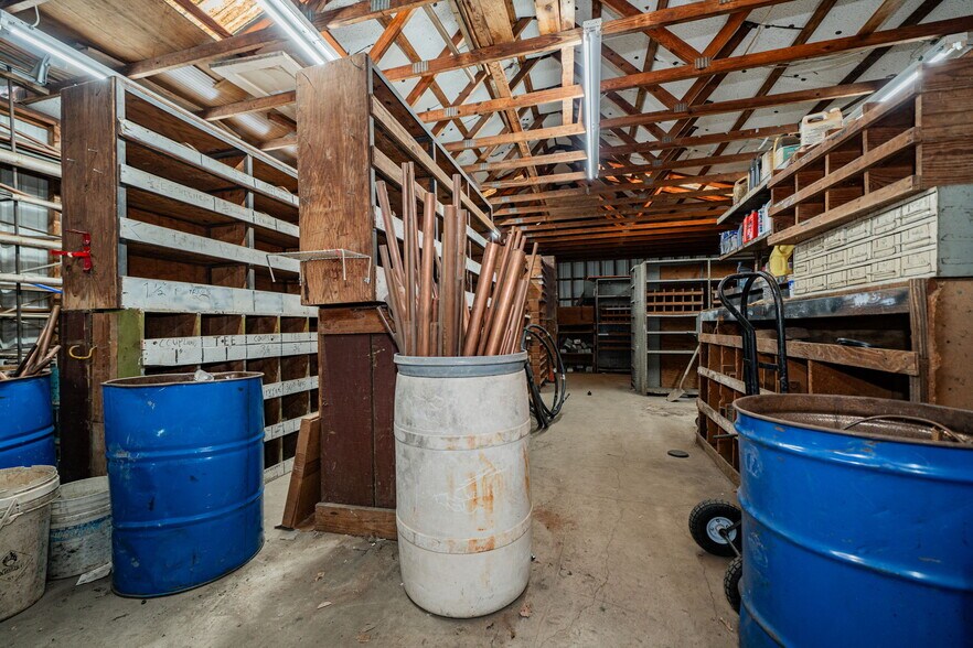 More Photos Of 12540 C F Hawn Fwy, Dallas Warehouse For Lease