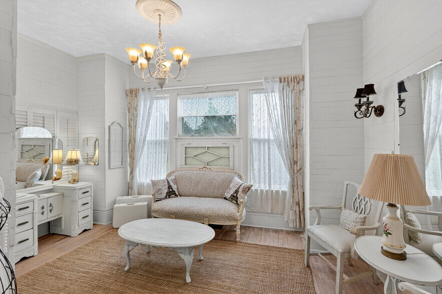 More Photos Of 178 S Caldwell St, Brevard Specialty For Sale