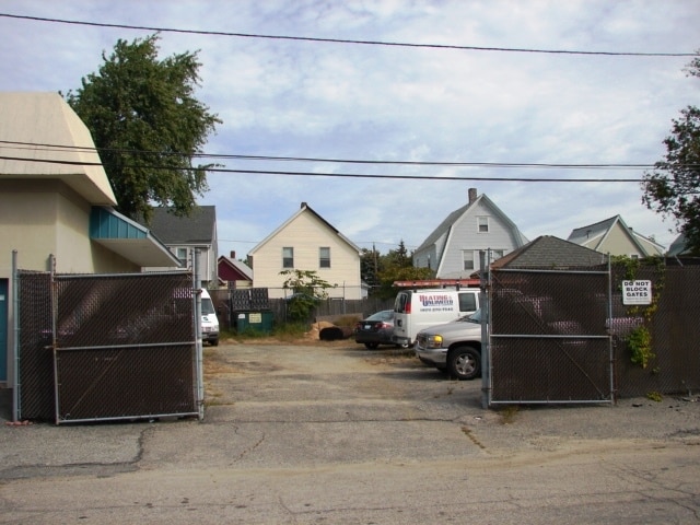 More Photos Of 9 Drowne St, Cranston Warehouse For Sale