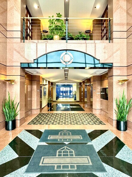 More Photos Of 12412 Powerscourt Dr, Des Peres Unknown For Lease