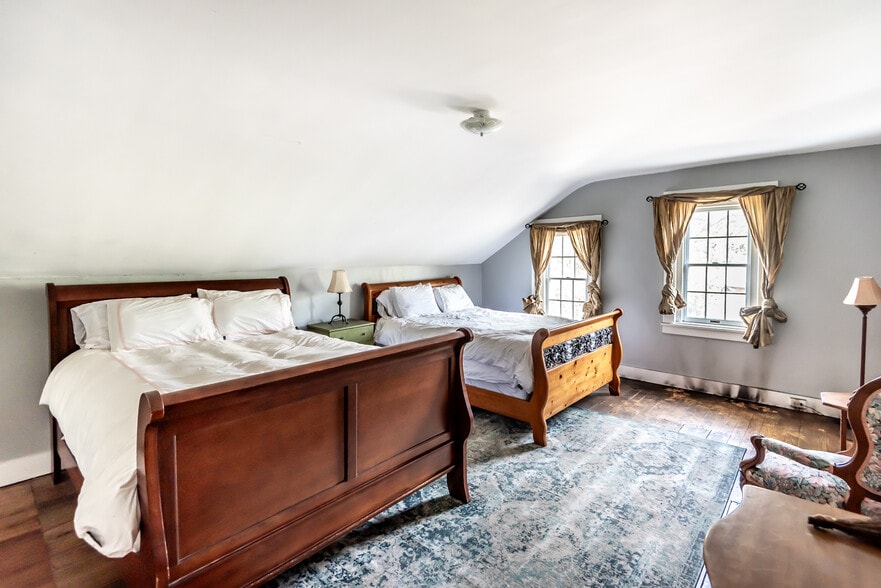 More Photos Of 121 S Main St, Waynesville Hospitality For Sale