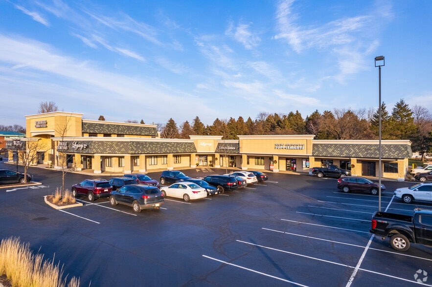 More Photos Of 5300 S 108th St, Hales Corners Unknown For Lease