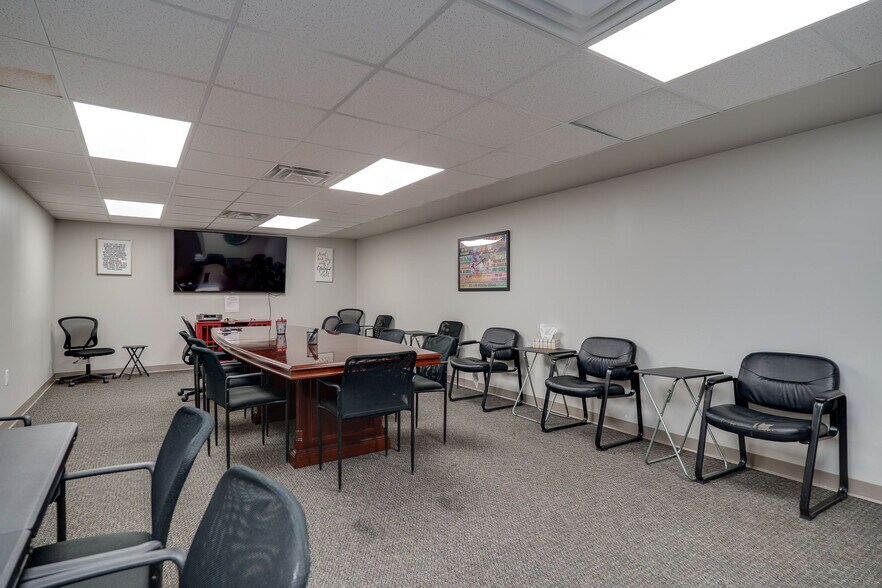 More Photos Of 5671 Far Hills Ave, Dayton Medical For Sale