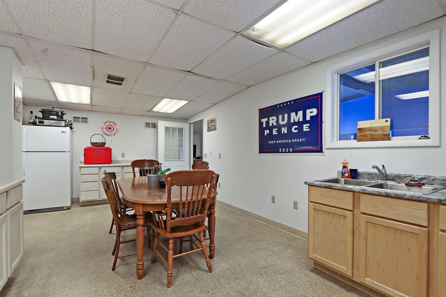 More Photos Of 1206 Washington Rd, Kenosha Auto Repair For Sale