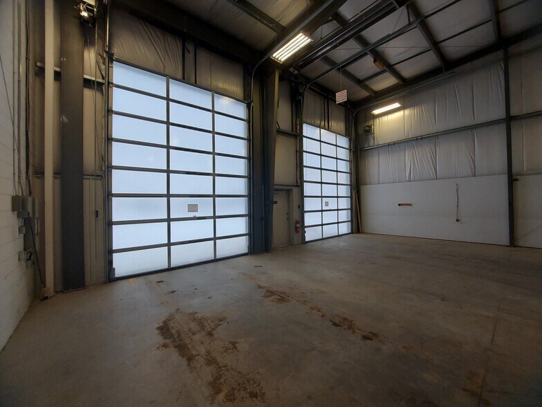 More Photos Of 1780 49 Av, Red Deer Industrial For Lease