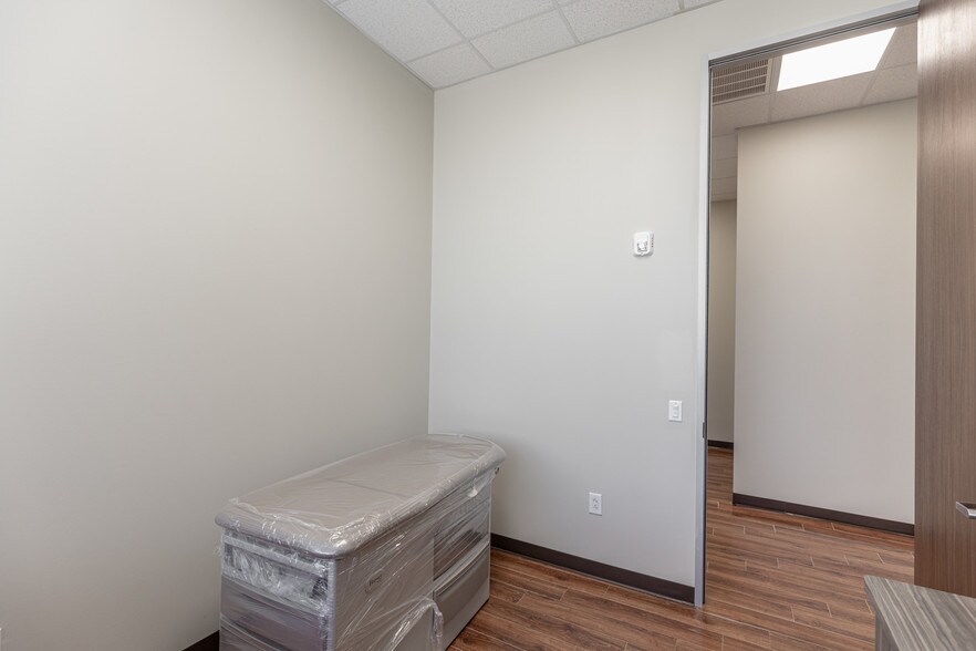 More Photos Of 16422 Stuebner Airline Rd, Spring Medical For Lease