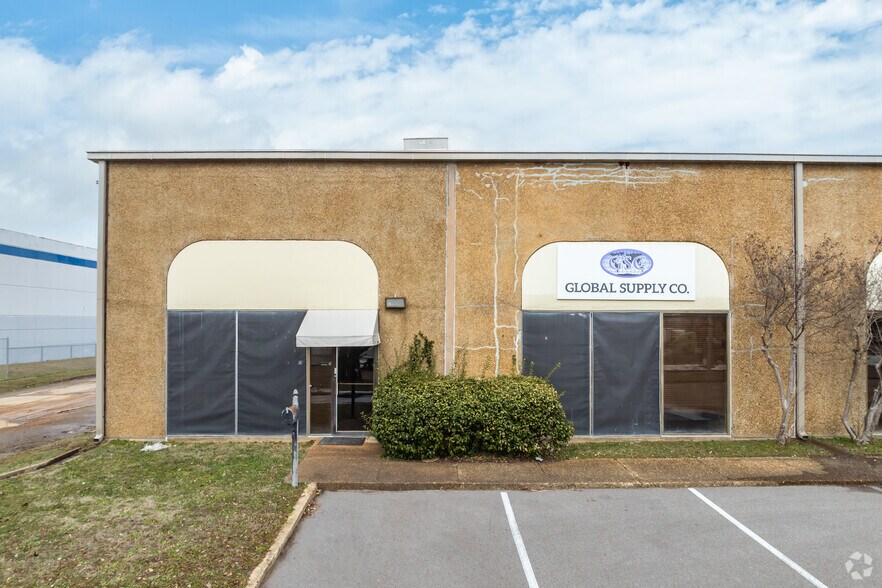 More Photos Of 5700-5788 Distribution Dr, Memphis Distribution For Lease