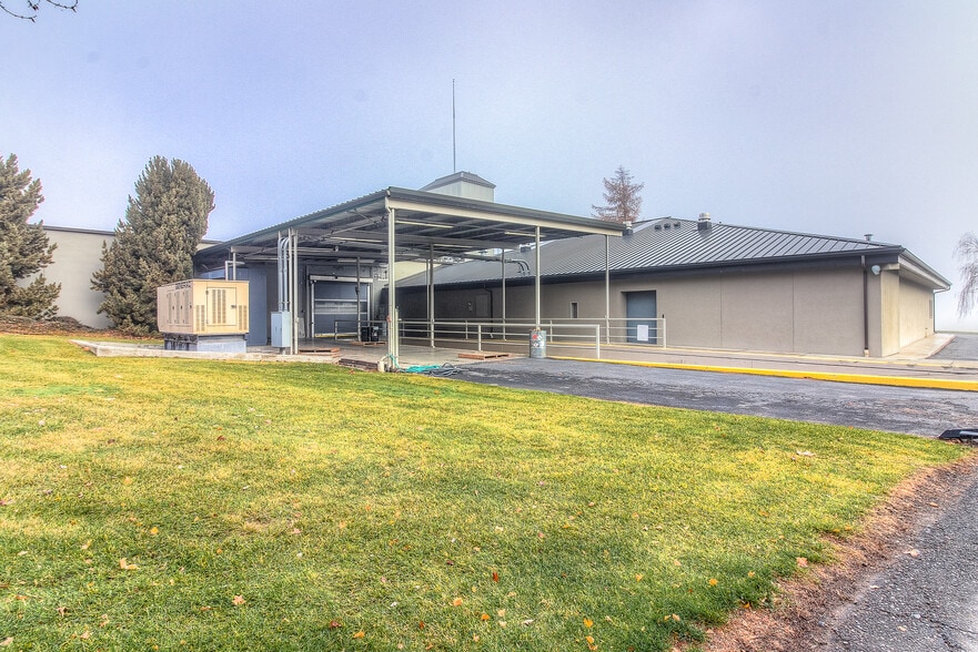 More Photos Of 11793 Fort Rd, White Swan Manufacturing For Sale