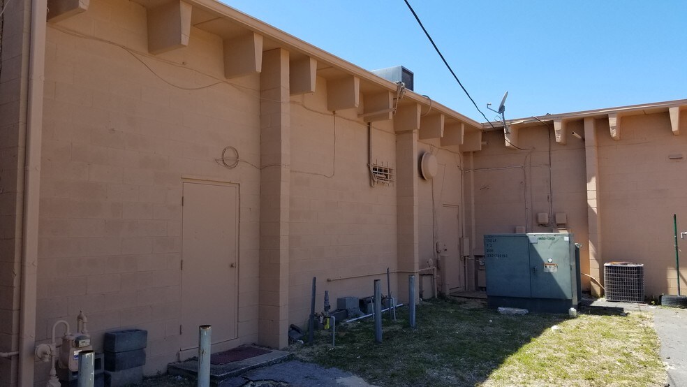 More Photos Of 9415 SE Maricamp Rd, Ocala Storefront Retail Office For Sale