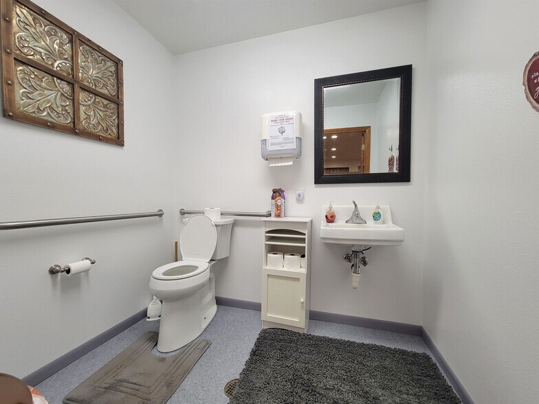 More Photos Of 38404 Road 719, McCook Office For Sale