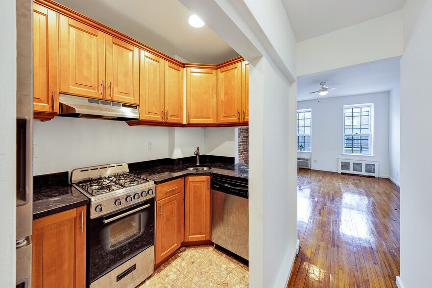 More Photos Of 538 E 89th St, New York Apartments For Sale