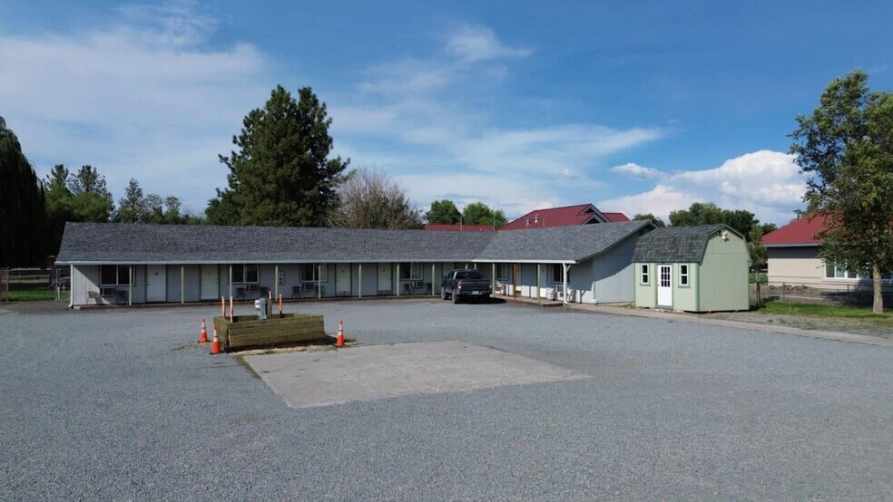 More Photos Of 308 W 12th St, Alturas Hotel For Sale