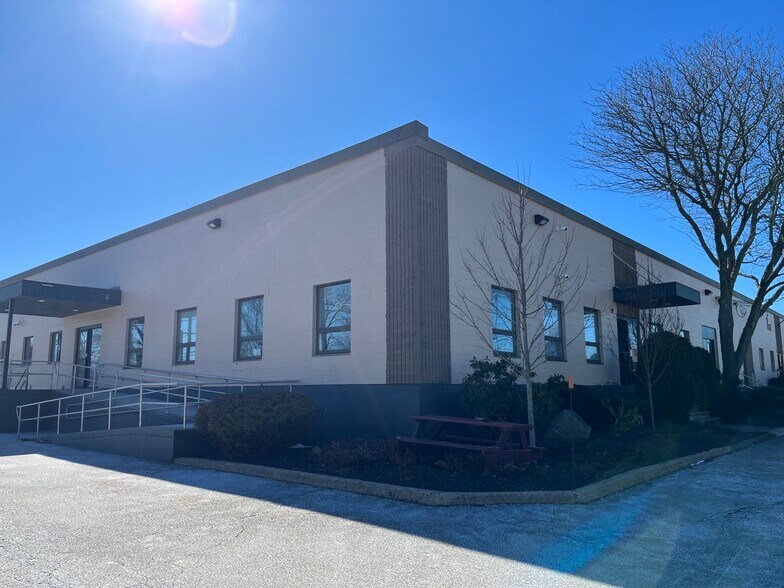 Primary Photo Of 10 Roessler Rd, Woburn Research And Development For Lease