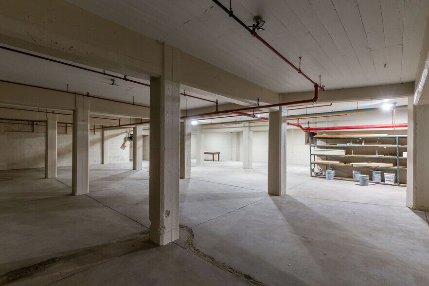 More Photos Of 333 N 6th St, Kansas City Warehouse For Sale