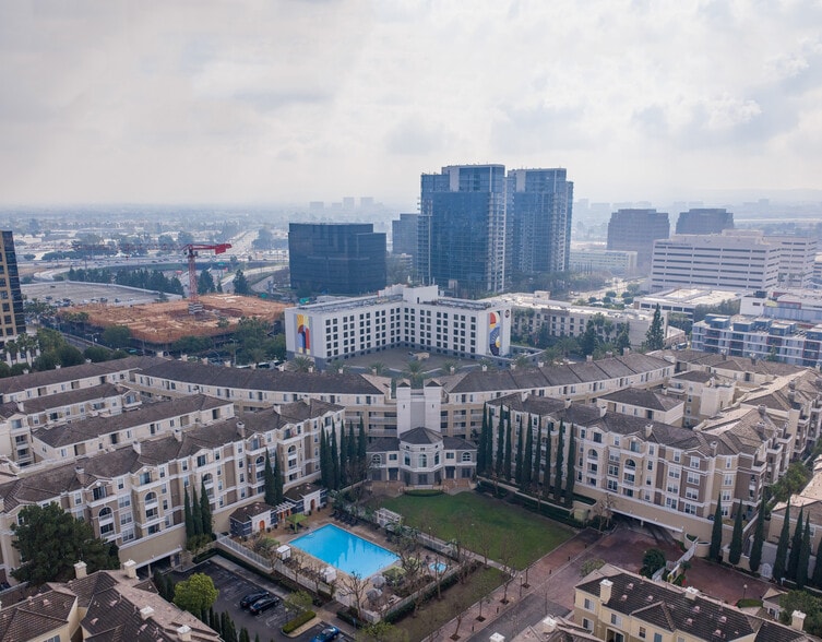 More Photos Of 31 E MacArthur Crescent Dr, Santa Ana Apartments For Lease