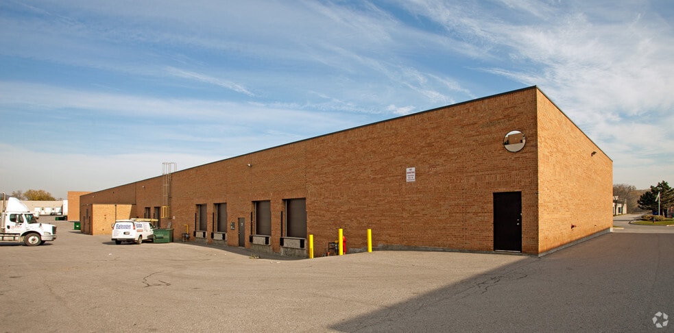 More Photos Of 30 Mural St, Richmond Hill Light Manufacturing For Lease