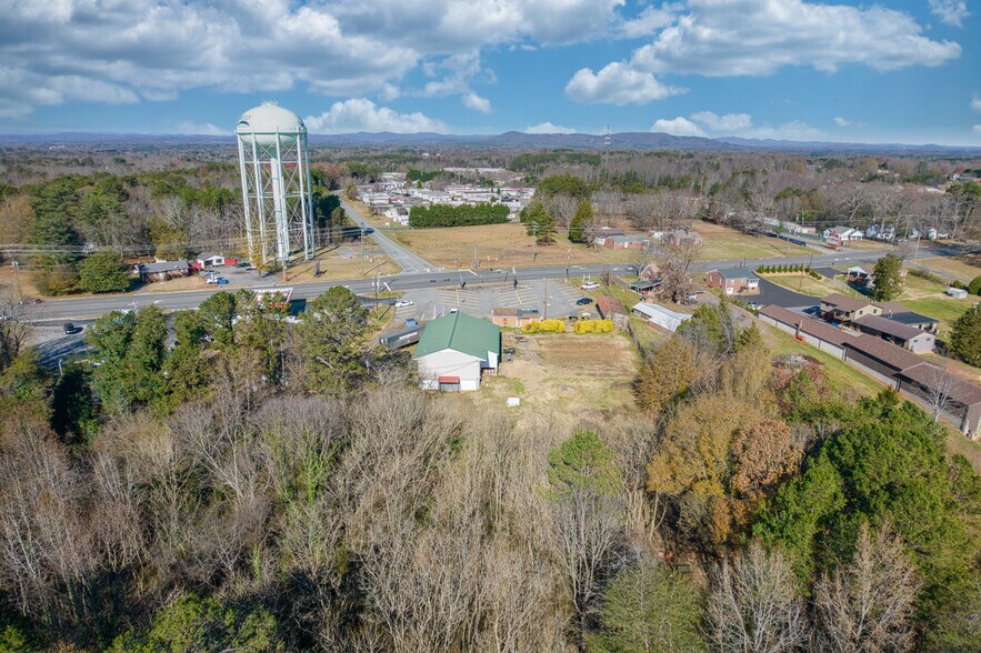 More Photos Of 3506 Springs Rd, Hickory Freestanding For Sale