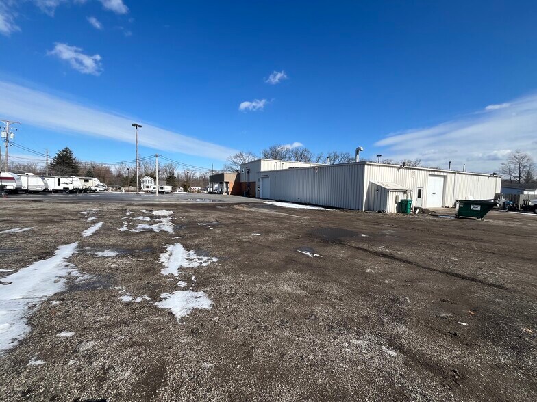 More Photos Of 7370 N Ridge Rd, Madison General Retail For Lease
