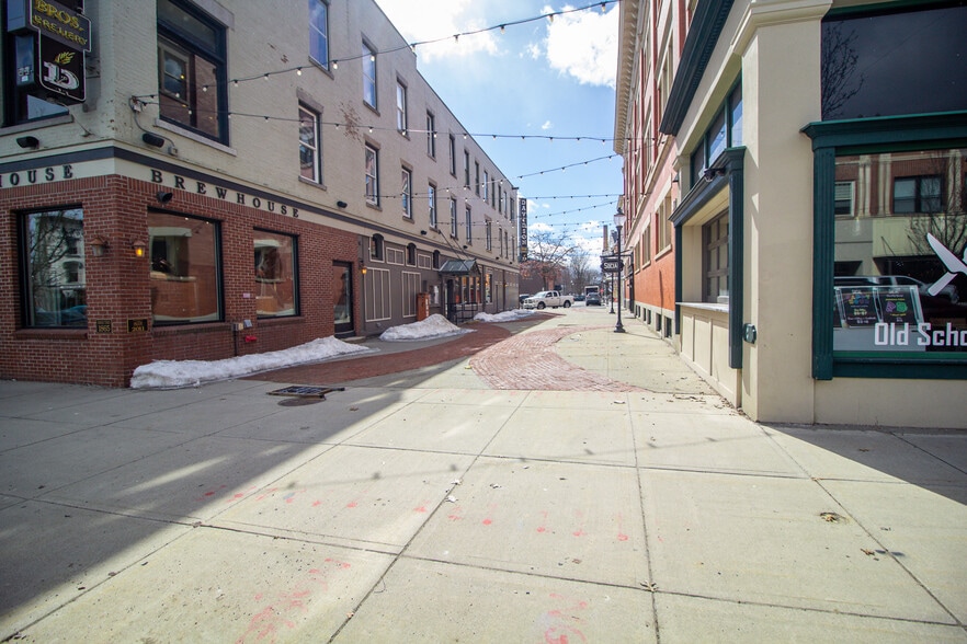 More Photos Of 174 Glen St, Glens Falls Office For Sale