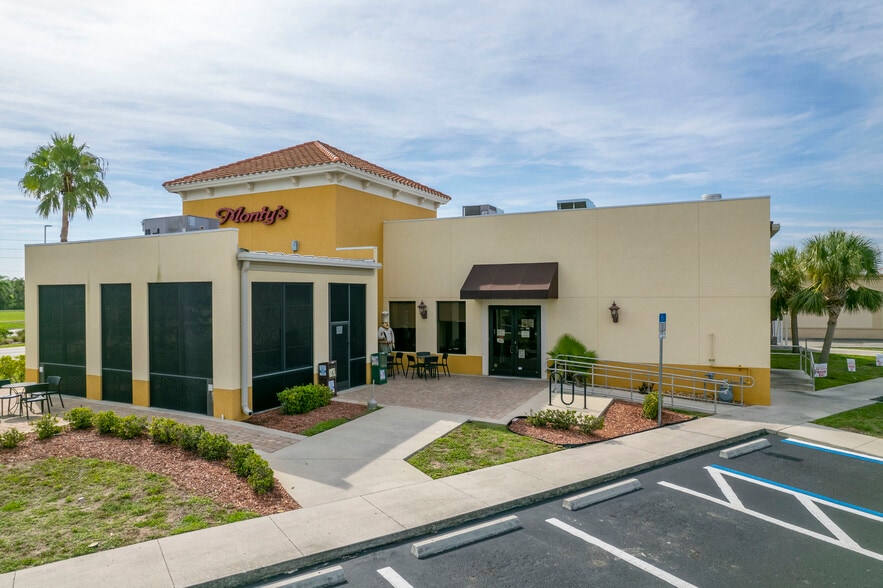 Primary Photo Of 2515 Tamiami Trl, Punta Gorda Restaurant For Sale