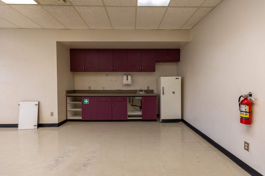 More Photos Of 2 Lisgar St, Sudbury Office For Sale