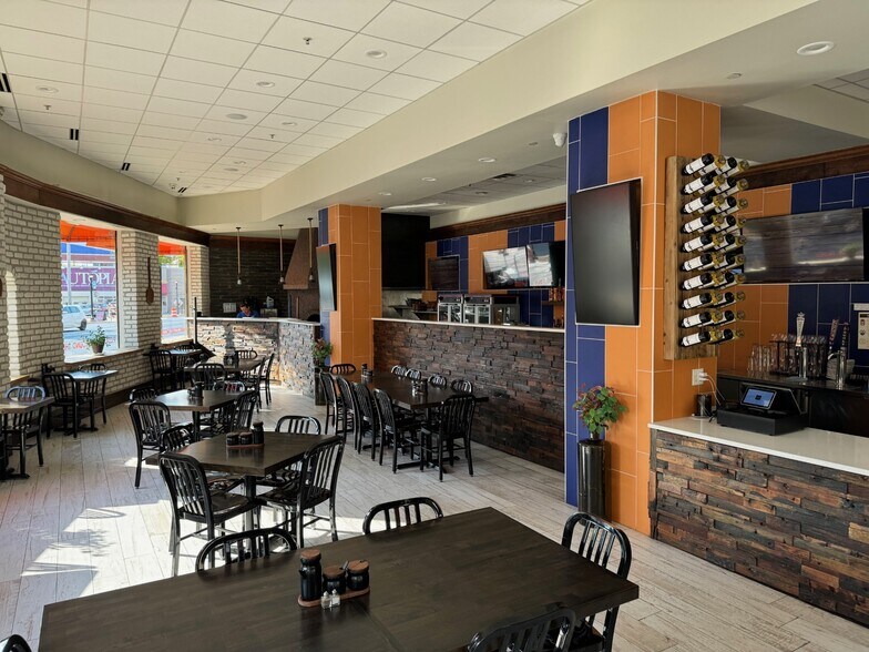 More Photos Of 2210 Hennepin Ave, Minneapolis Restaurant For Sale