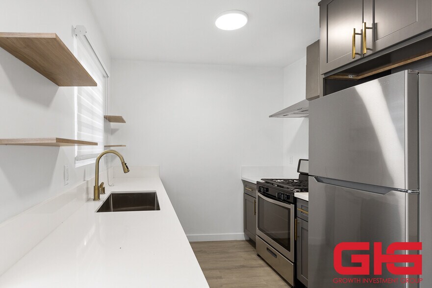 More Photos Of 1063 Justin Ave, Glendale Apartments For Sale