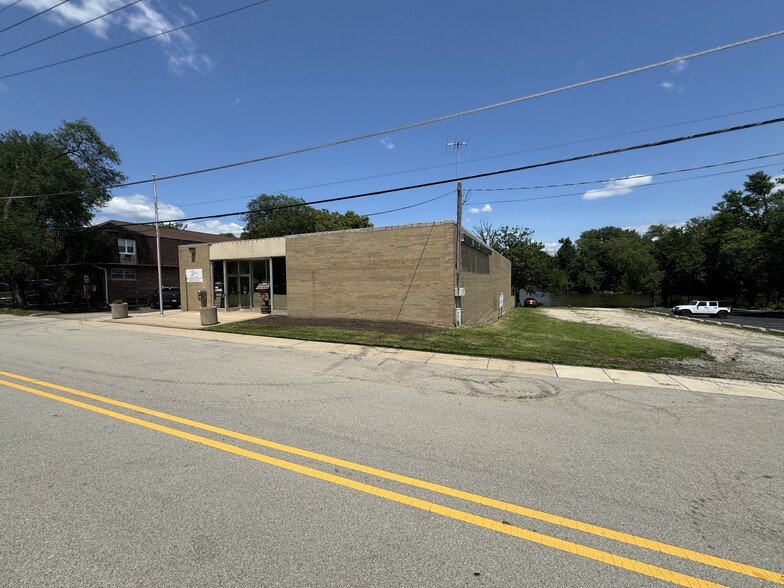 Primary Photo Of 201 W Hydraulic St, Yorkville Office For Lease