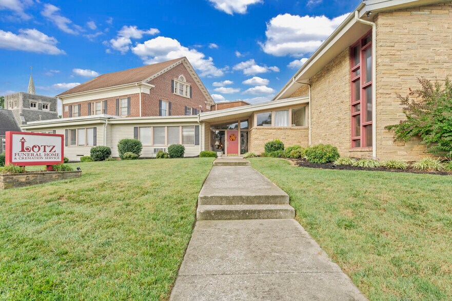 More Photos Of 1001 Franklin Ave SW, Roanoke Funeral Home For Sale