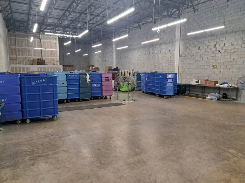 More Photos Of 679 NW Enterprise Dr, Port Saint Lucie Light Distribution For Sale