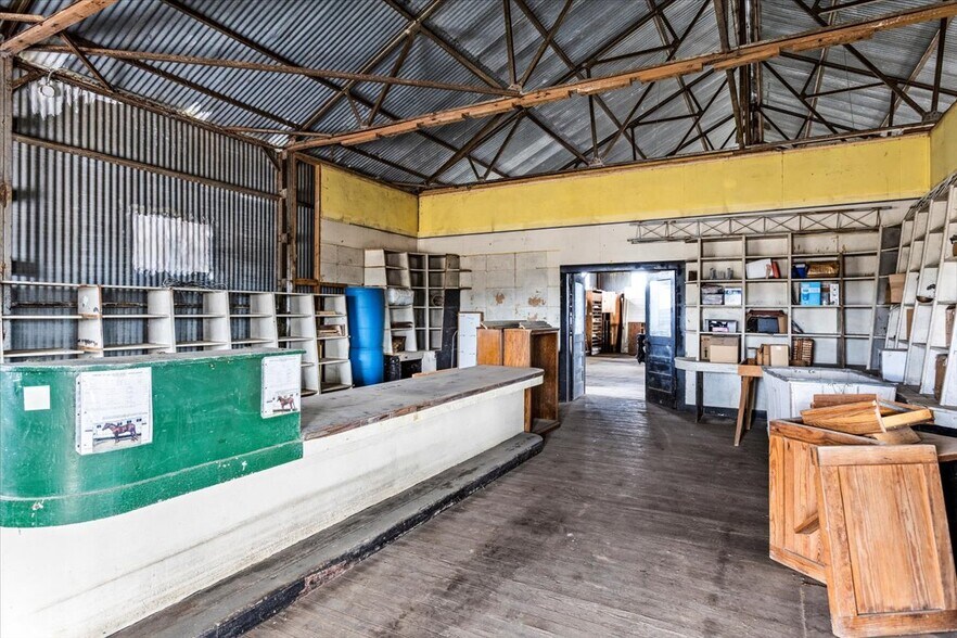 More Photos Of 13109 TX-172 Hwy, La Ward Department Store For Sale