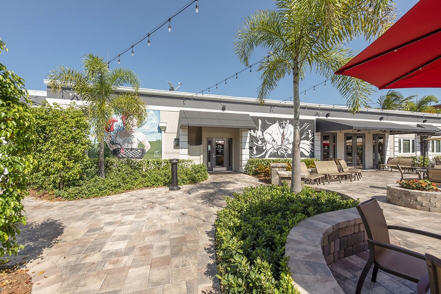 More Photos Of 514 NW Dixie Hwy, Stuart Restaurant For Sale