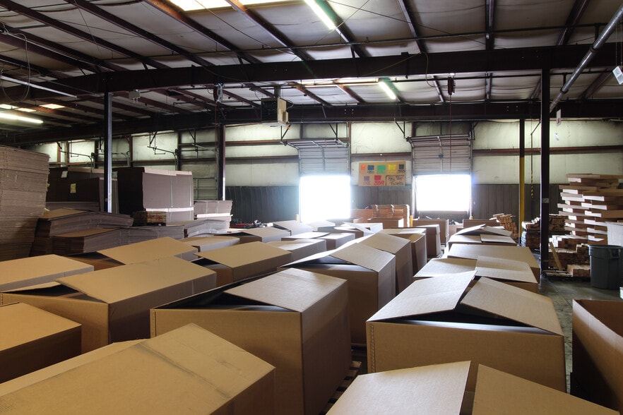More Photos Of 2129 Chipman St, Knoxville Warehouse For Lease