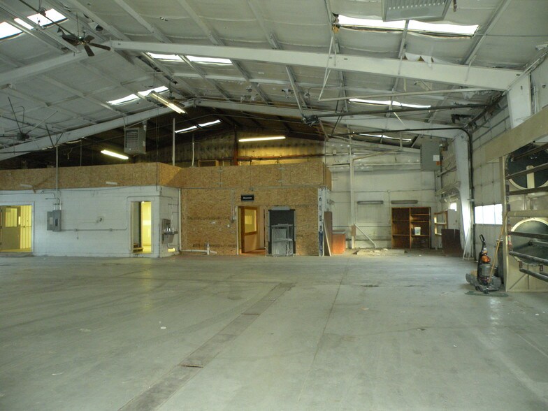 More Photos Of 88 Center St, Rock Springs Warehouse For Lease
