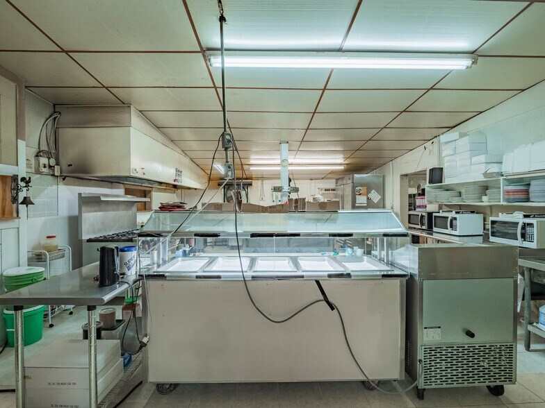 More Photos Of 424 N Texas St, De Leon Restaurant For Sale