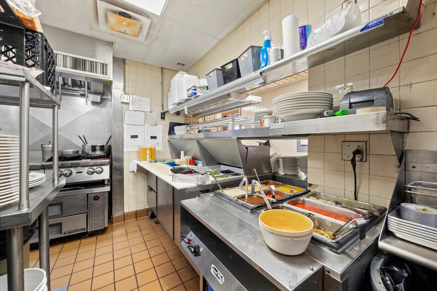 More Photos Of 4415 Liberty Ave, Vermilion General Retail For Sale