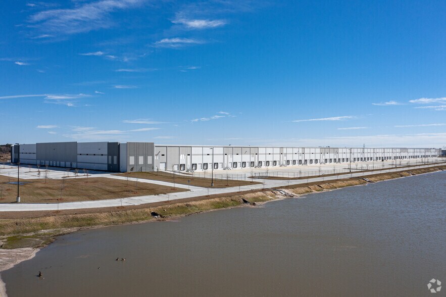 More Photos Of 1100 Logistics Pky, Rincon Unknown For Lease