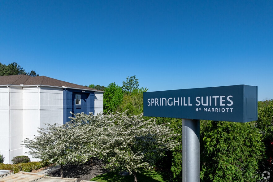 More Photos Of 960 Bob Arnold Blvd, Lithia Springs Hotel For Sale