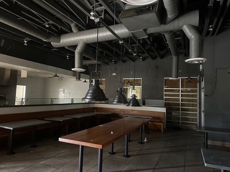 More Photos Of 12502 Washington Blvd, Whittier Restaurant For Lease