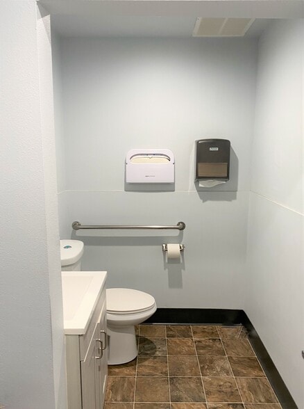 More Photos Of 4105-4129 South St, Lakewood Unknown For Lease